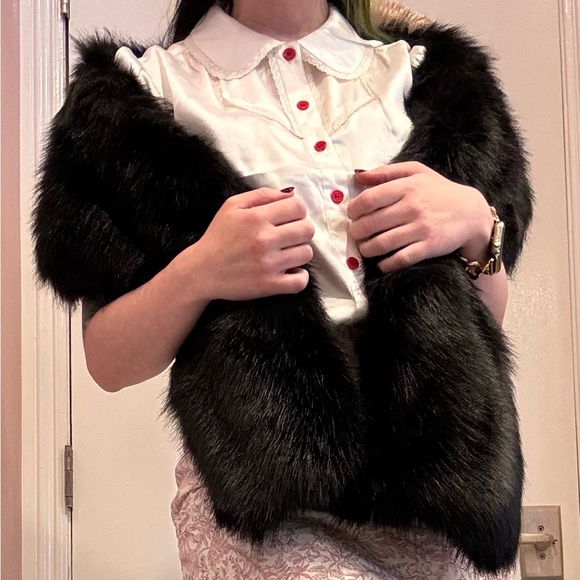 Black Faux Fur Stole - Picture 4 of 6